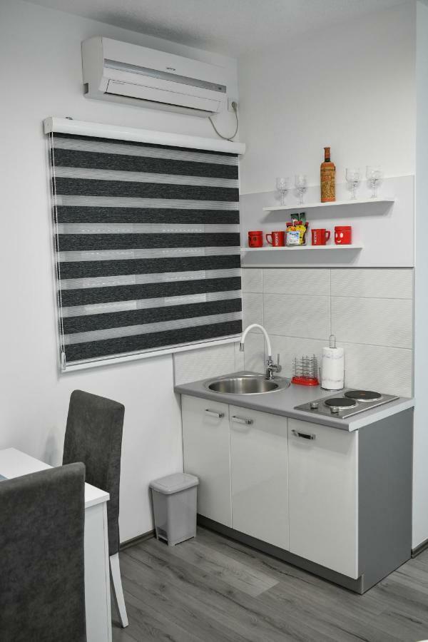 Apartman Dmd เทรบินเย ภายนอก รูปภาพ